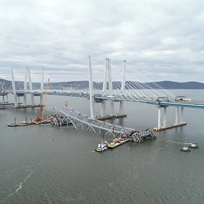 Barges build the Tappan Zee bridge